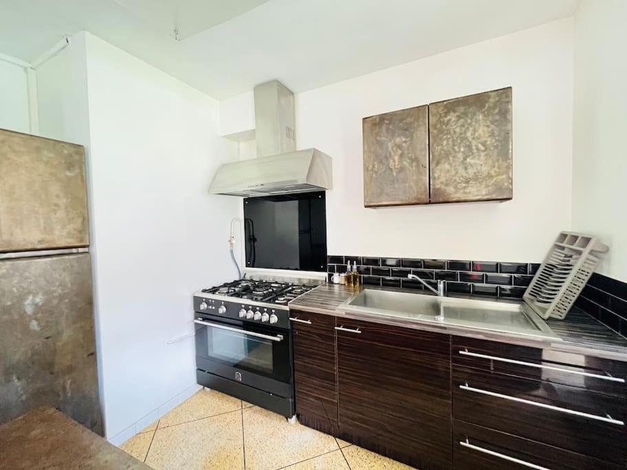 Apartment Superbe T3 Au Pieds De Notre Dame De La Garde Marseilles