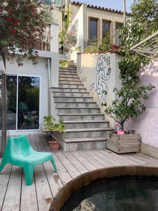 Ferienhaus Maison 180 M2 Avec Bassin-piscine En Bois A Vauban Marseilles