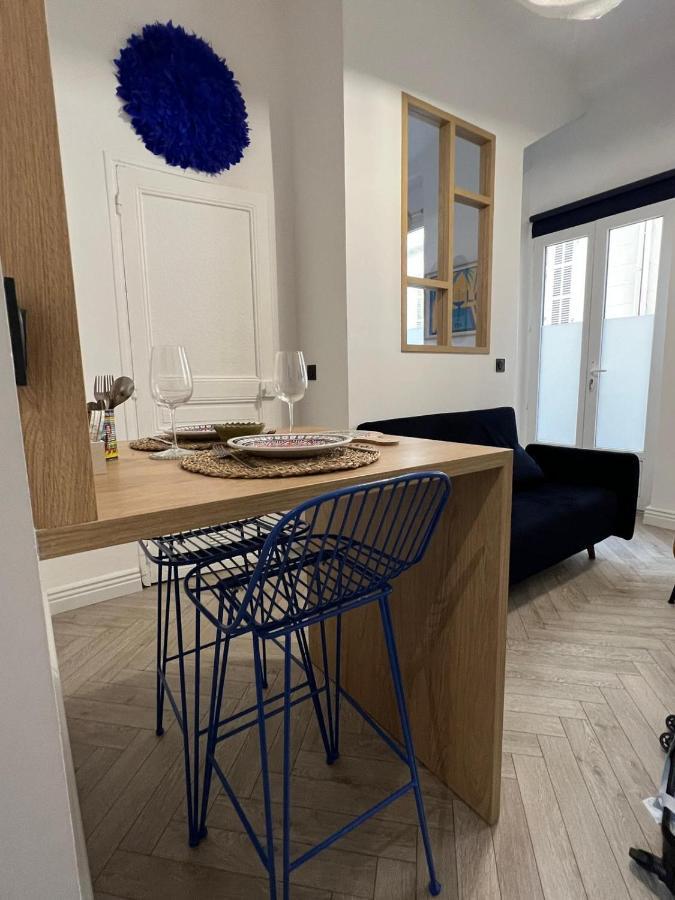 Proche Du Vieux-port, Avec Balcon Appartement *