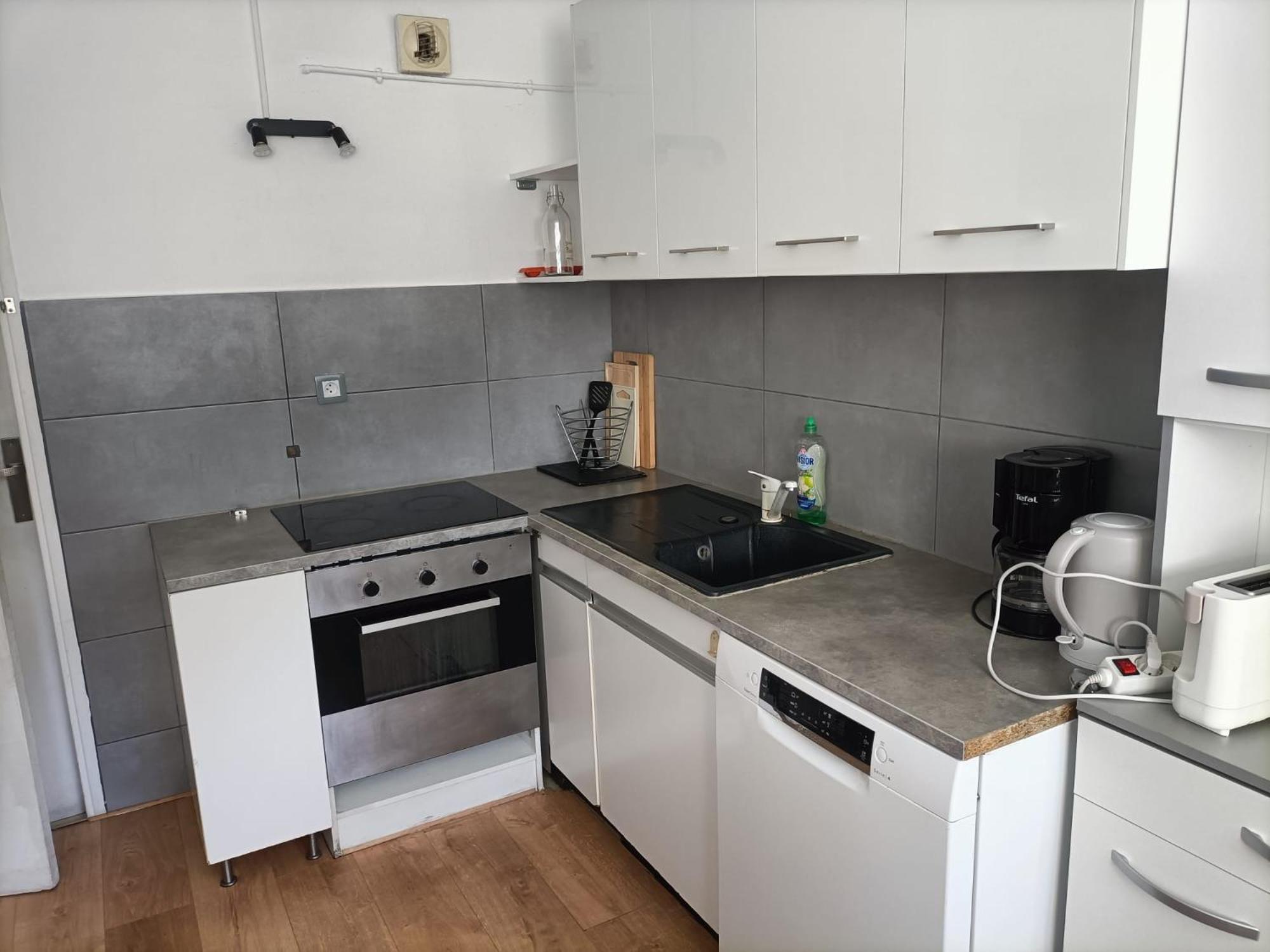 Apartment Vue Et Montagne Dans Parc Du Roy D'espagne, Up To 7 People Marseilles