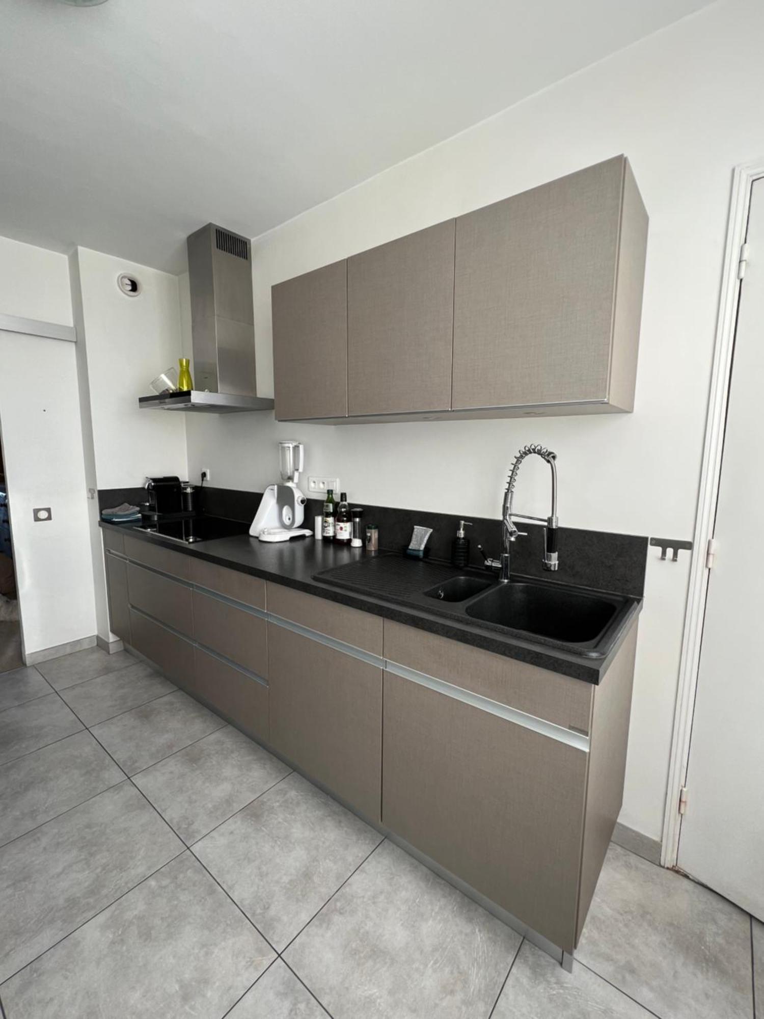 130m2 De Standing, 5min Plages Et Stade, Parking Gratuit, 5e Et Dernier Etage Avec Ascenseur, Vue Montagne Apartment Marseilles