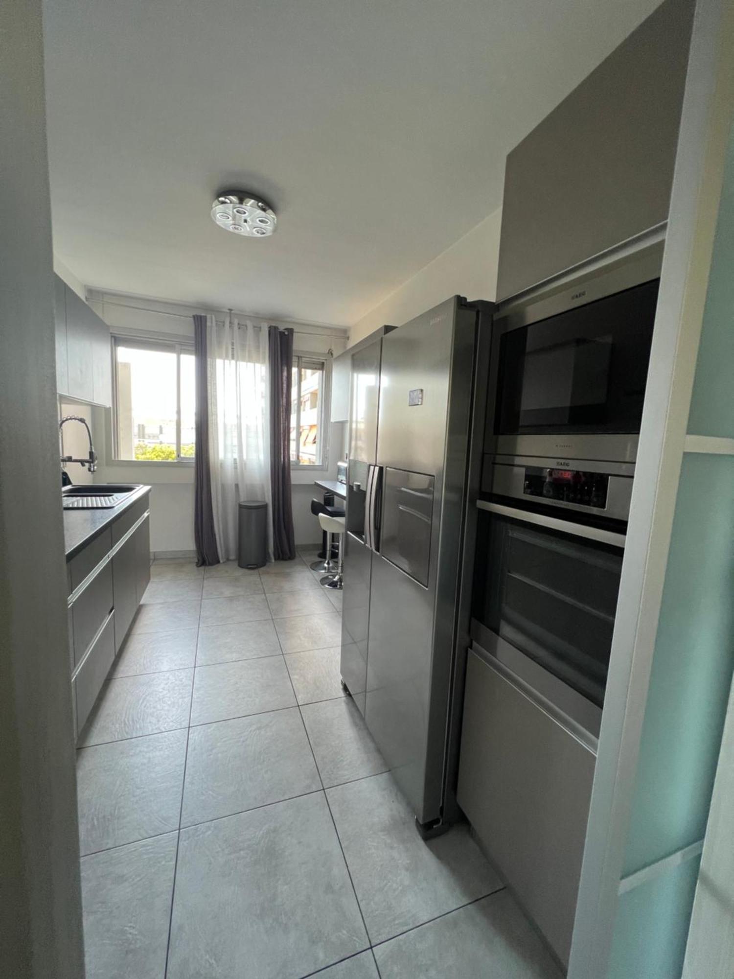 130m2 De Standing, 5min Plages Et Stade, Parking Gratuit, 5e Et Dernier Etage Avec Ascenseur, Vue Montagne Apartment *