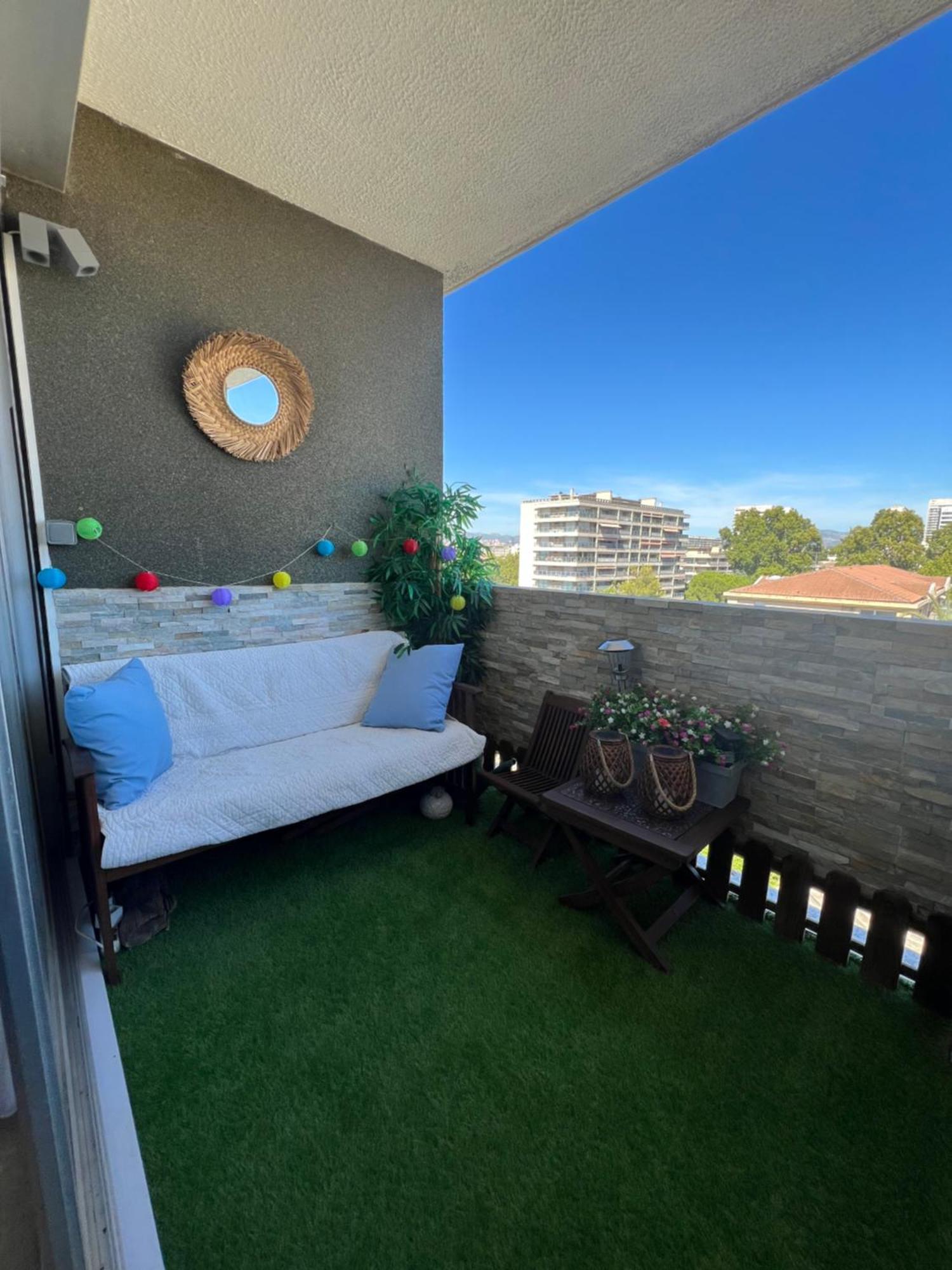 130m2 De Standing, 5min Plages Et Stade, Parking Gratuit, 5e Et Dernier Etage Avec Ascenseur, Vue Montagne Marseilles