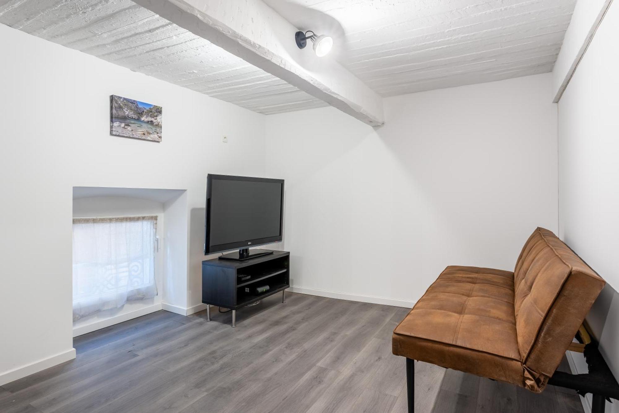 Central, 2 Chambres, Charmant. Appartement *