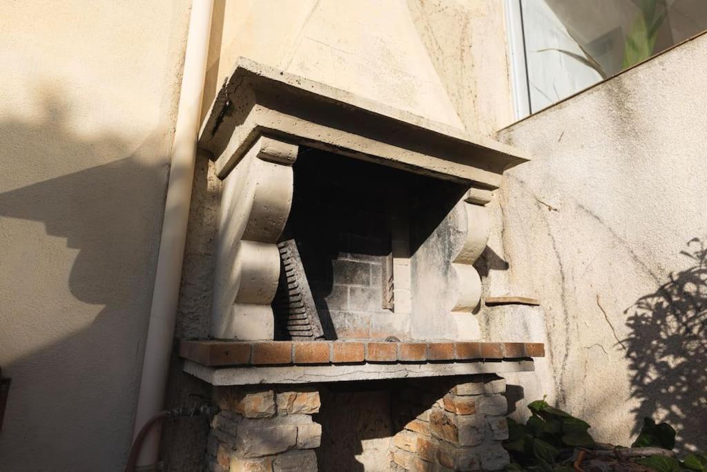 Maison De Roucas Blanc * Marseille