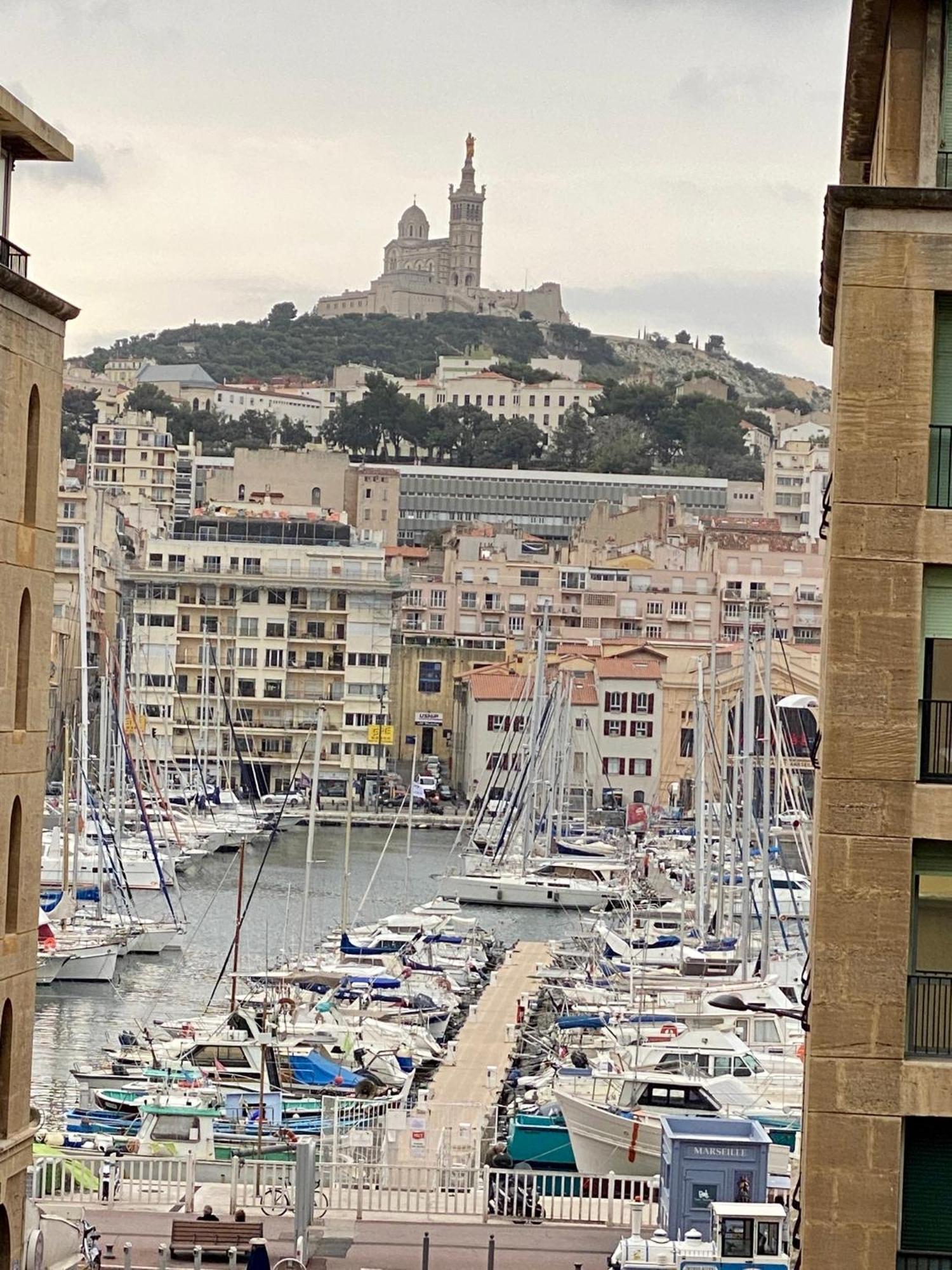 Vue Sur Le Vieux Port