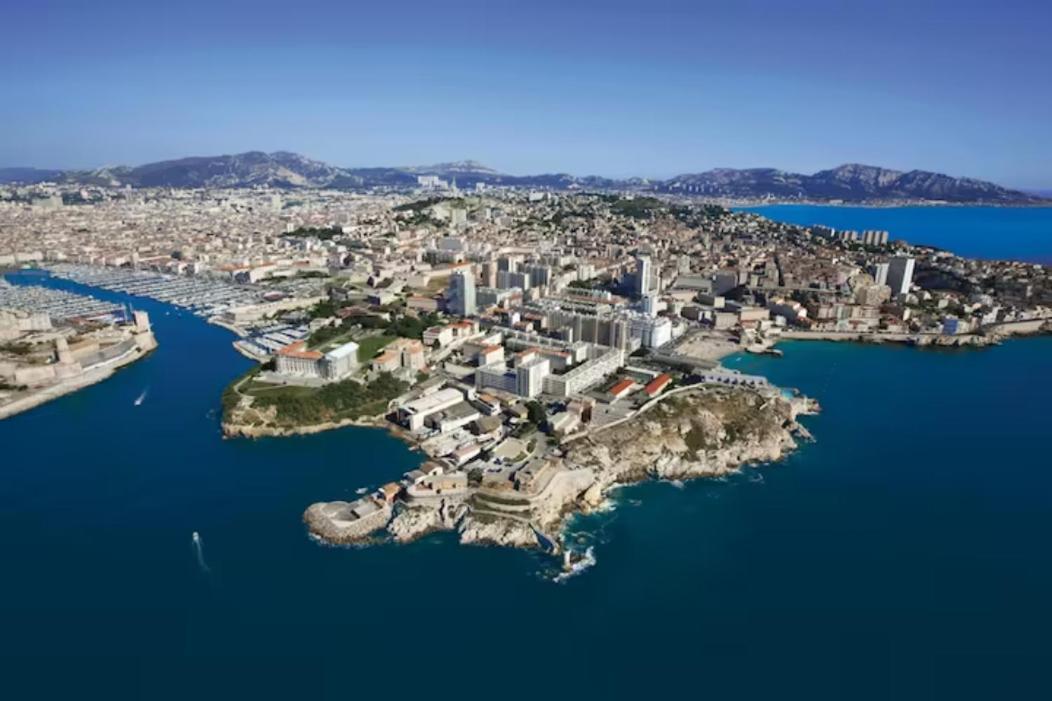 Escapade Marseillaise Pres Des Terrasses Du Port Apartment