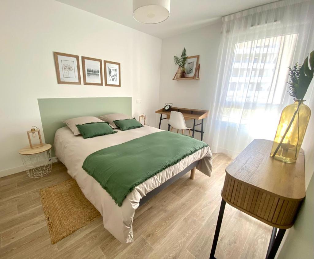 Résidence Services Seniors Les Jardins D'arcadie 9 * Marseille