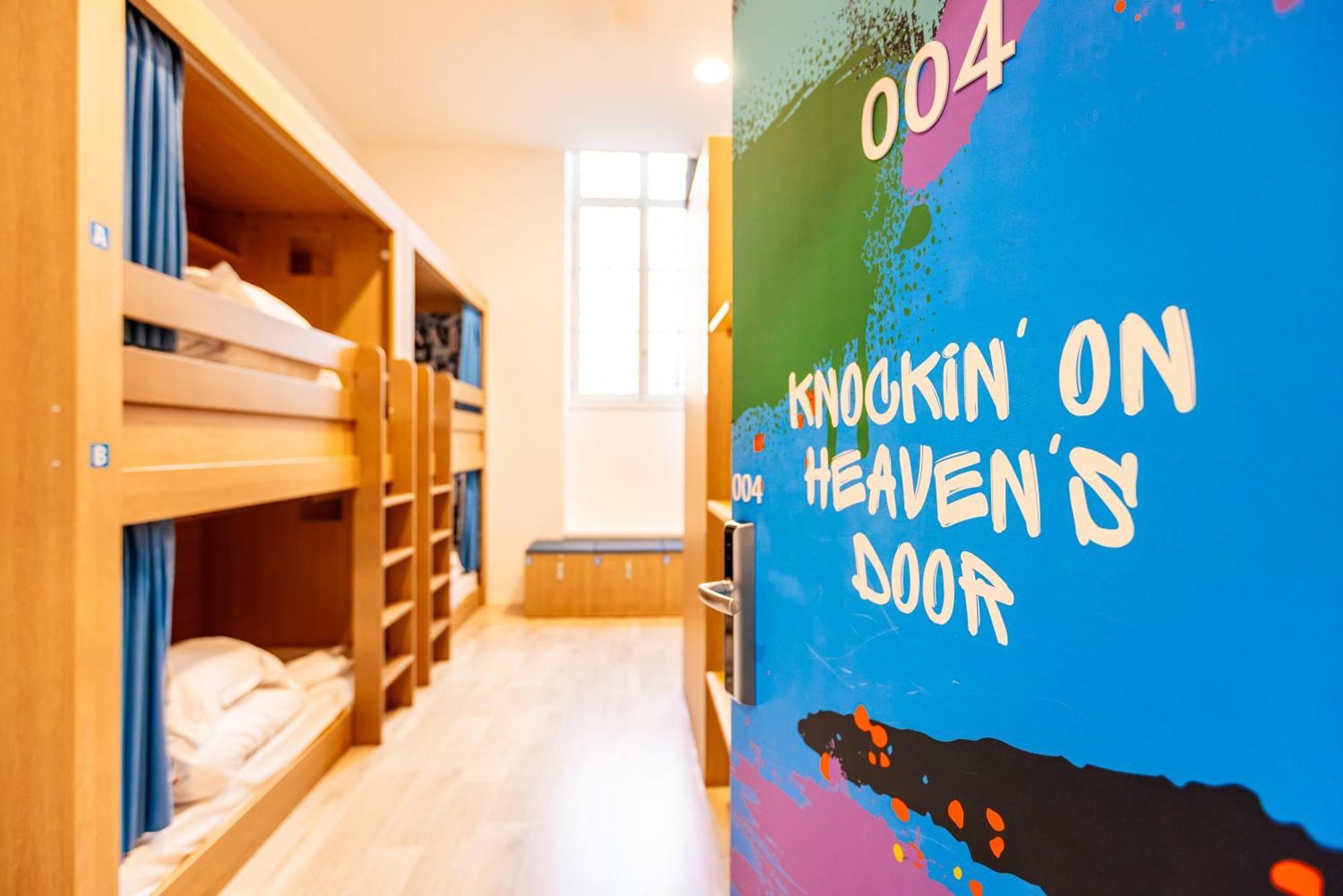 The People - Hostel Marseilles