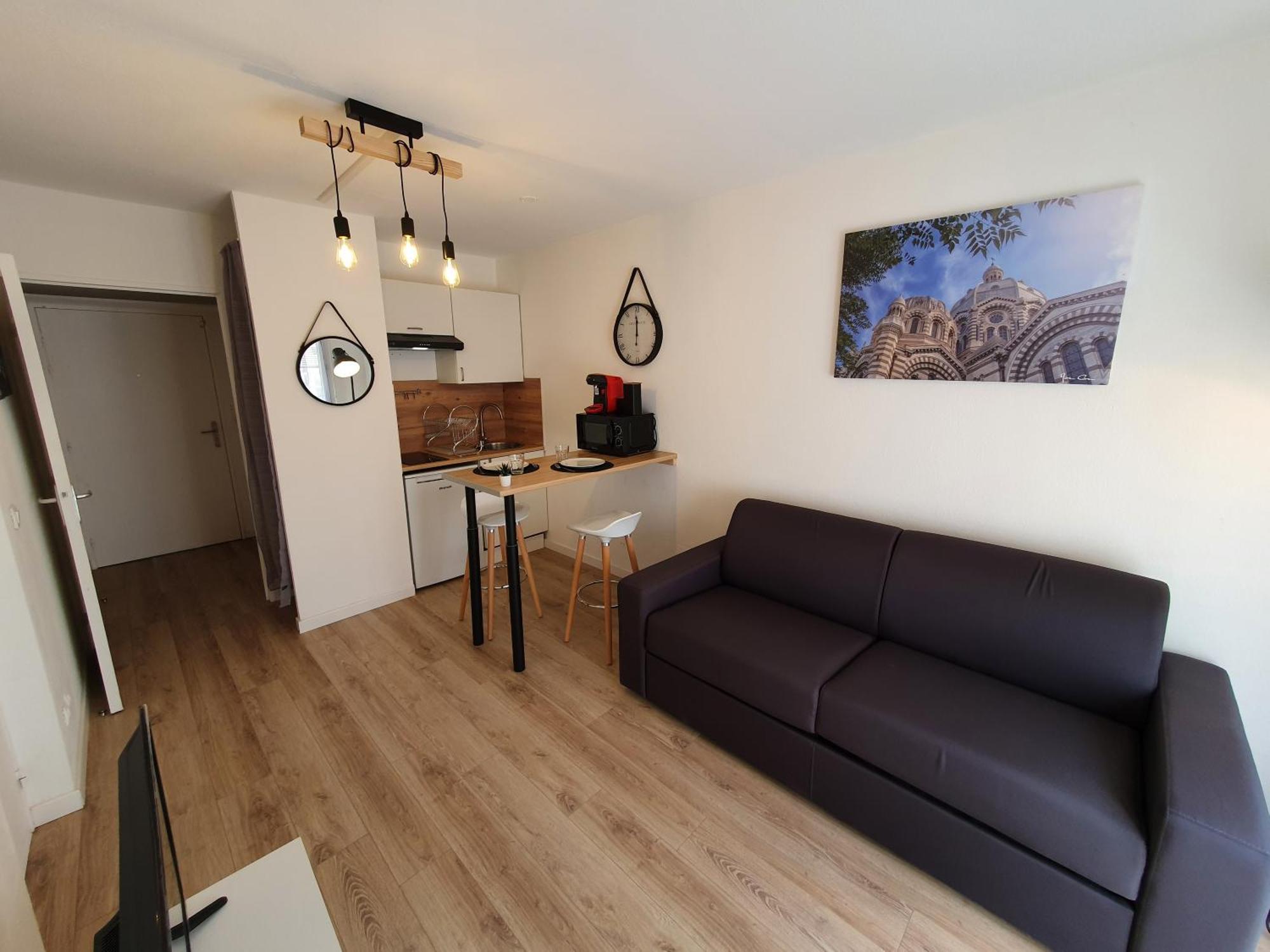 Appartement Tout Equipe A 6 Minutes De La Gare St Charles Marseille