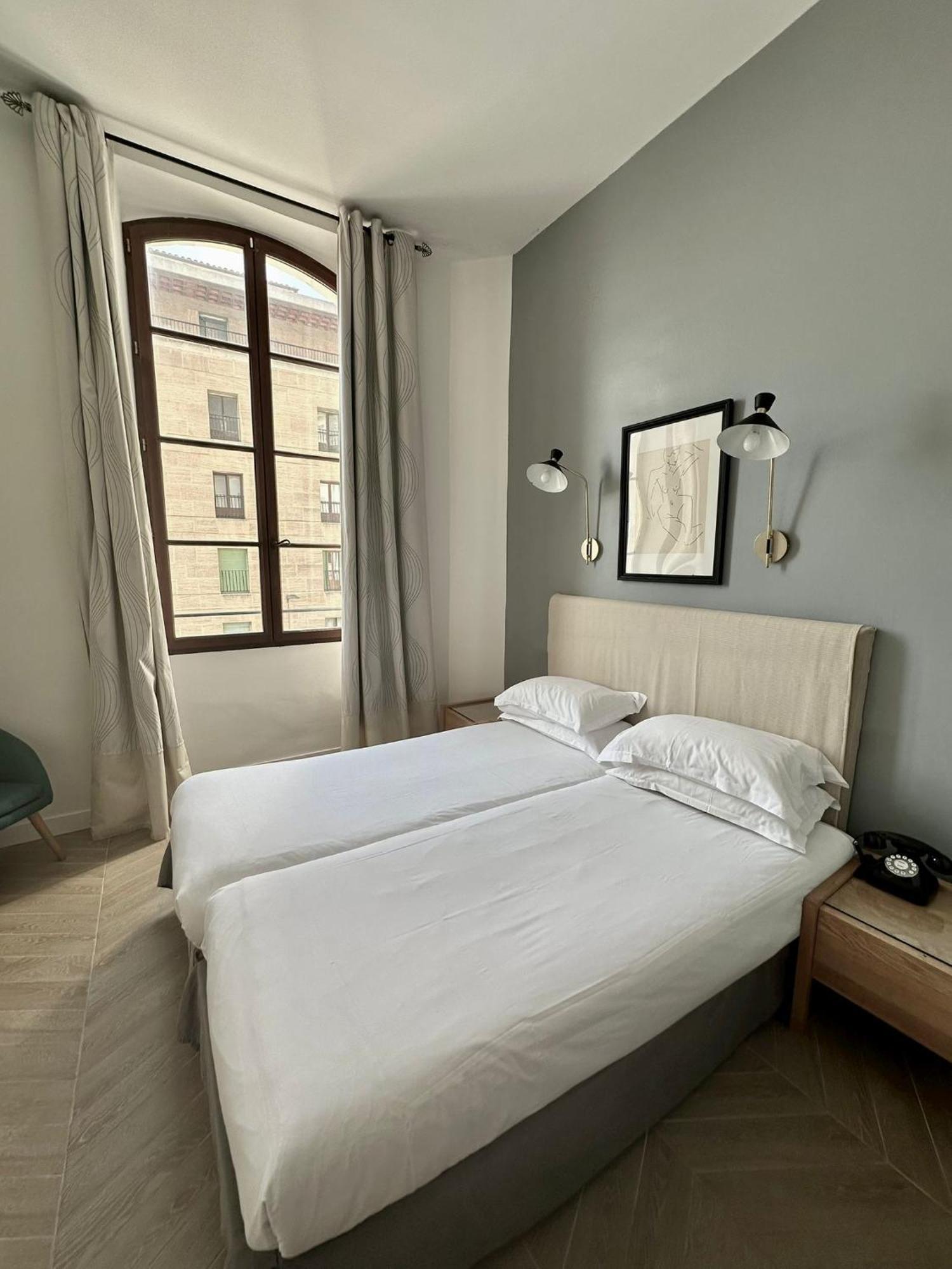 Hotel Belle-vue Vieux-port 3*