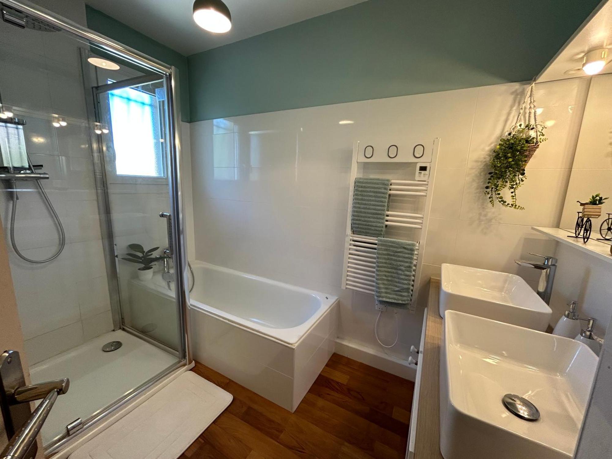 Maison Entierement Climatisee Vue D'exception Et Rade De Avec Piscine 8 Personnes Marseille