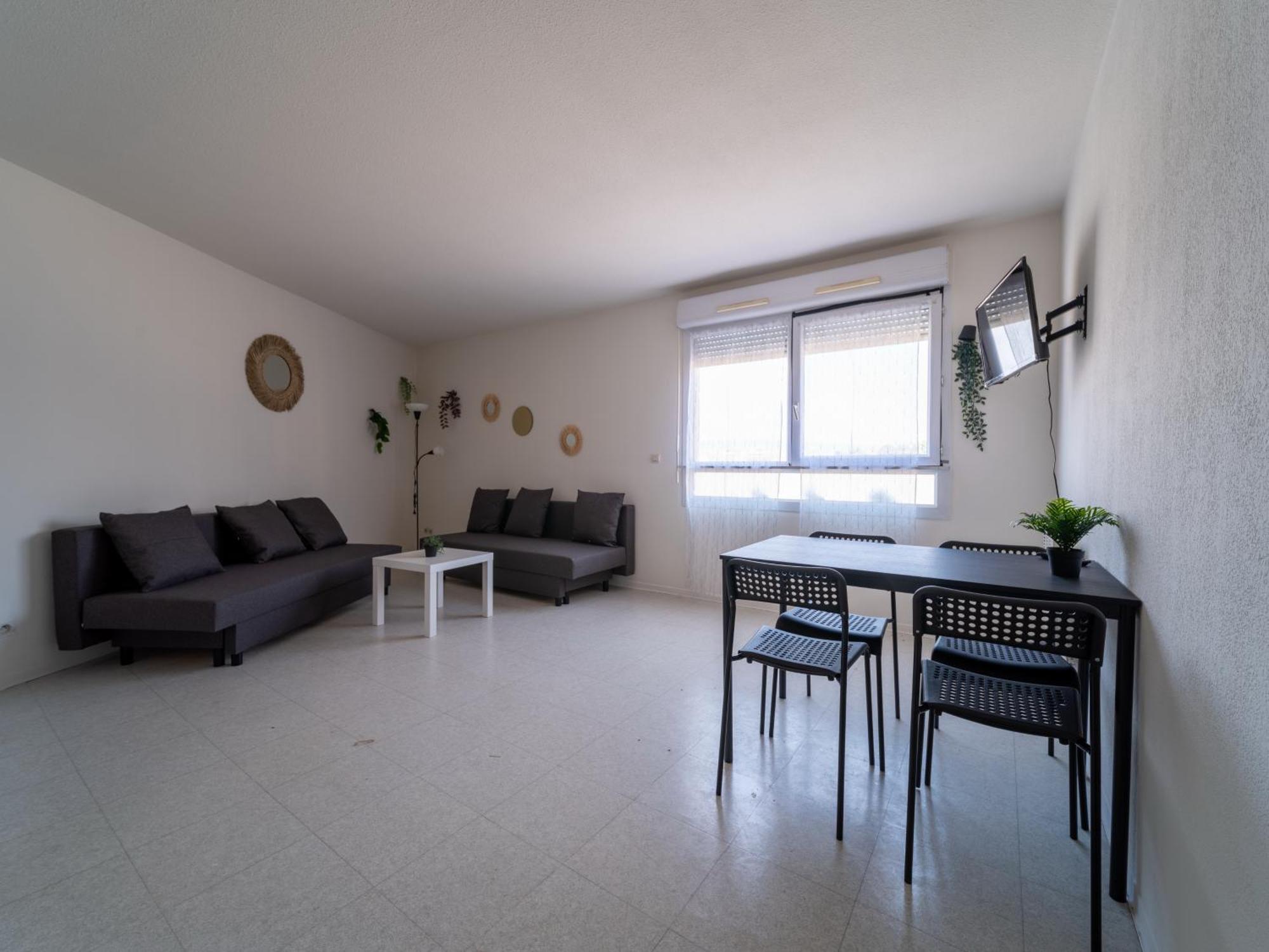 Tout Equipe A 6 Minutes De La Gare St Charles Appartement Marseille