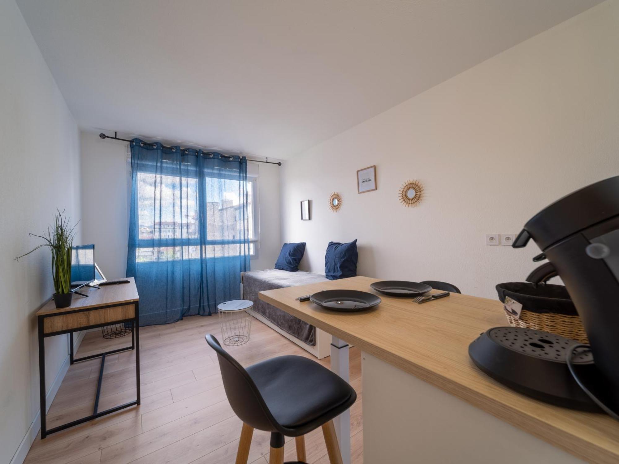 Tout Equipe A 6 Minutes De La Gare St Charles Appartement