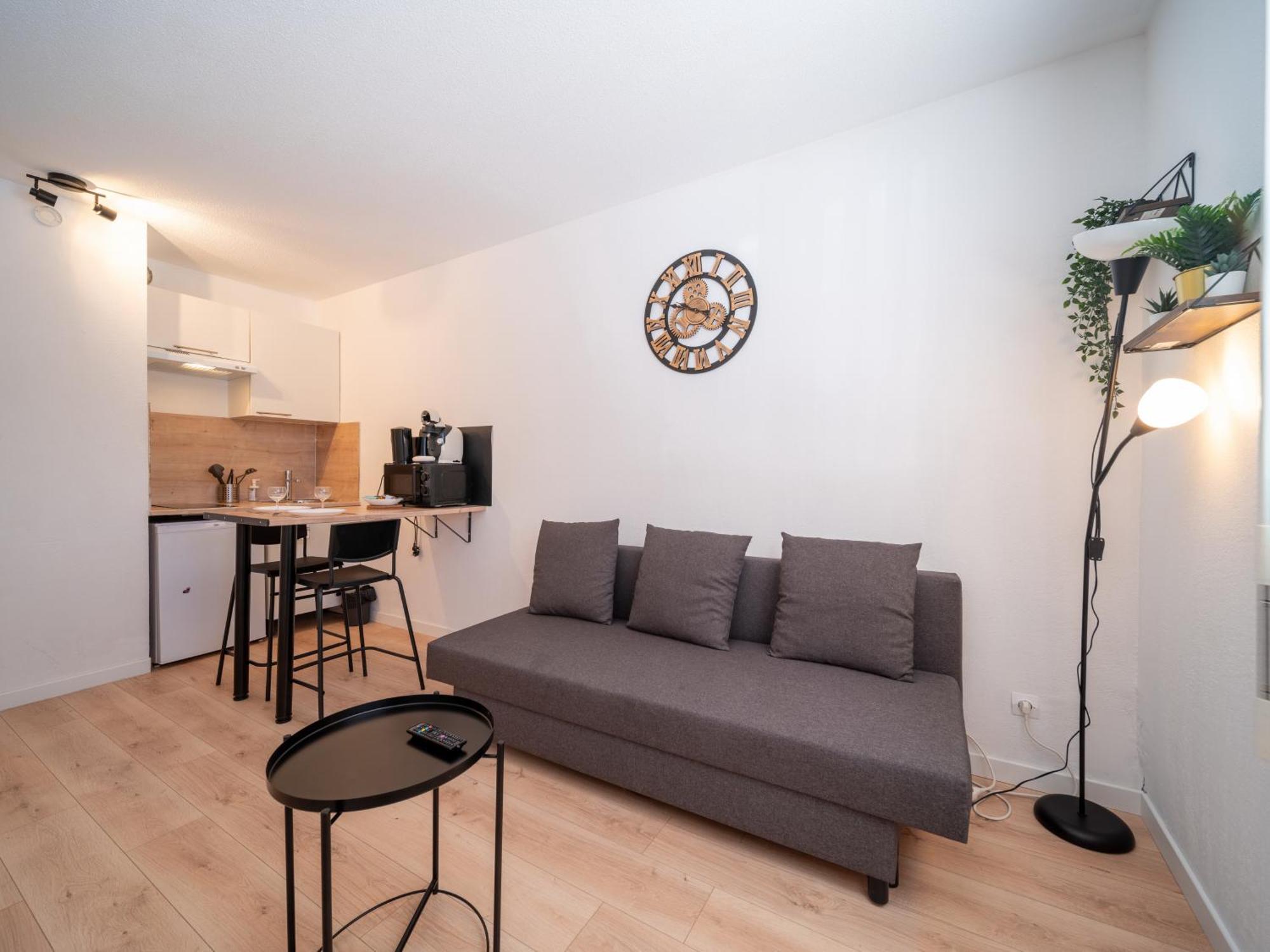 Appartement Tout Equipe A 6 Minutes De La Gare St Charles Marseille