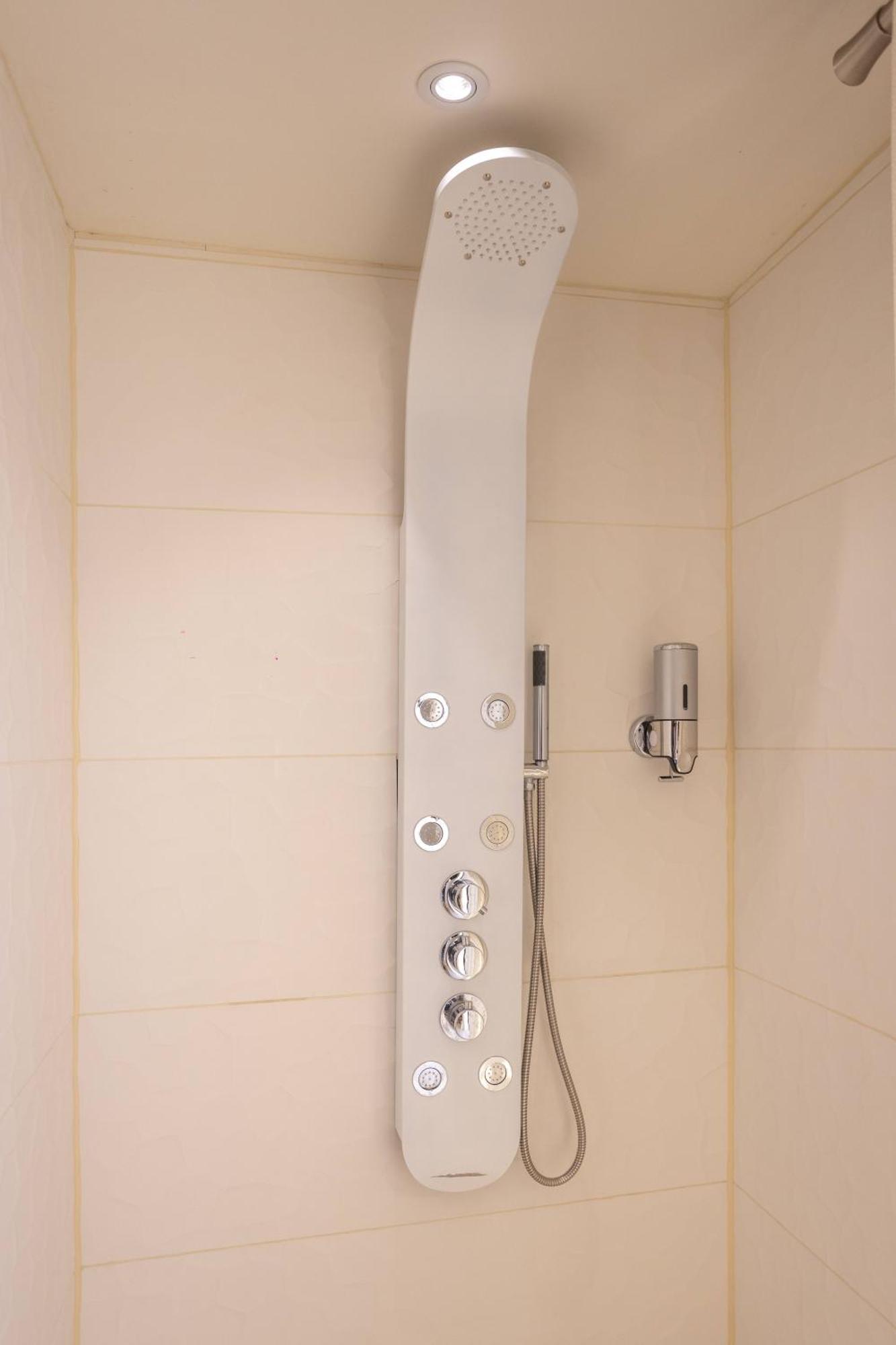 Les 3 Vue Piscine