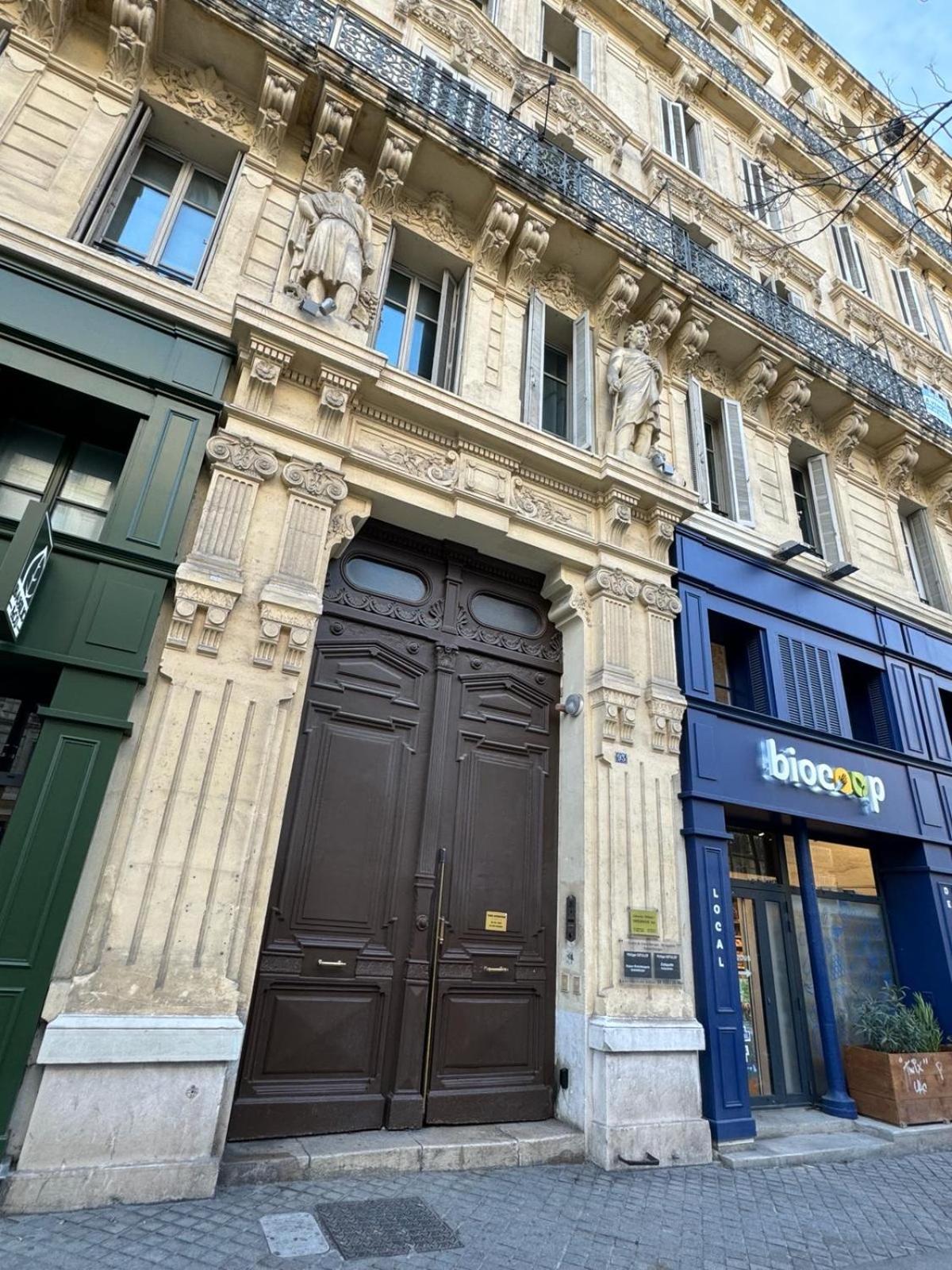 Appartemment Rue De La Republique, Joli Et Moderne Au Coeur Du Centre * Marseilles