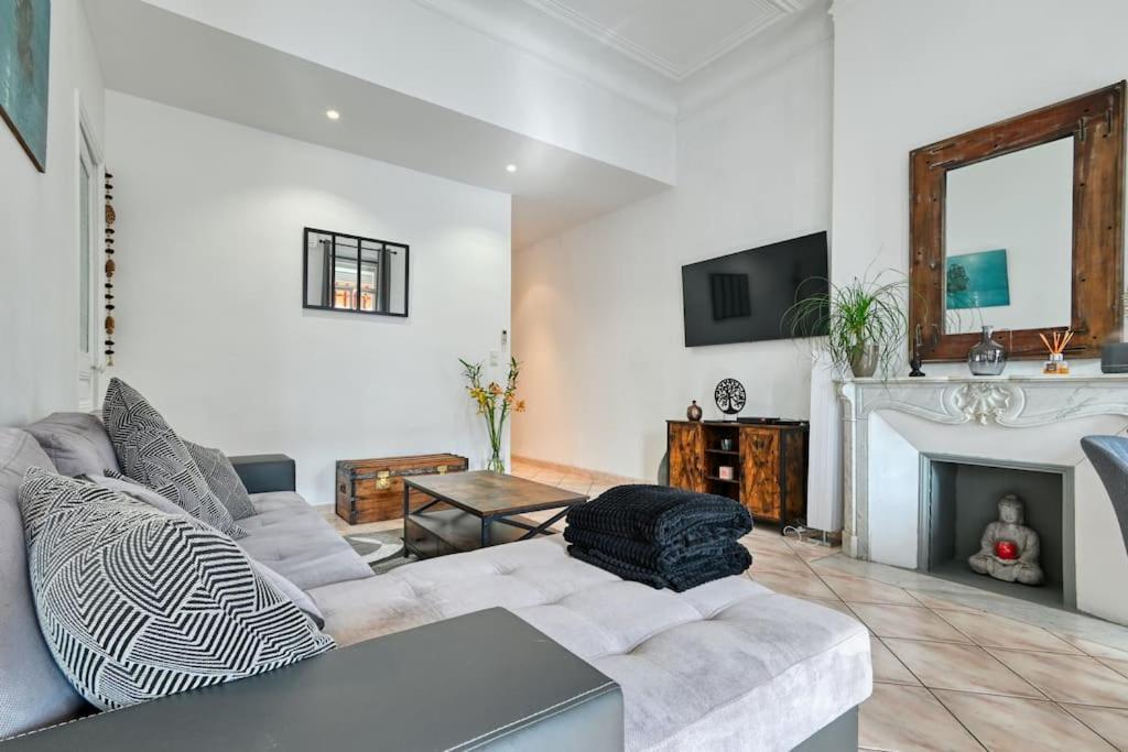 Spacieux Et Elegant A Chave Centre Appartement