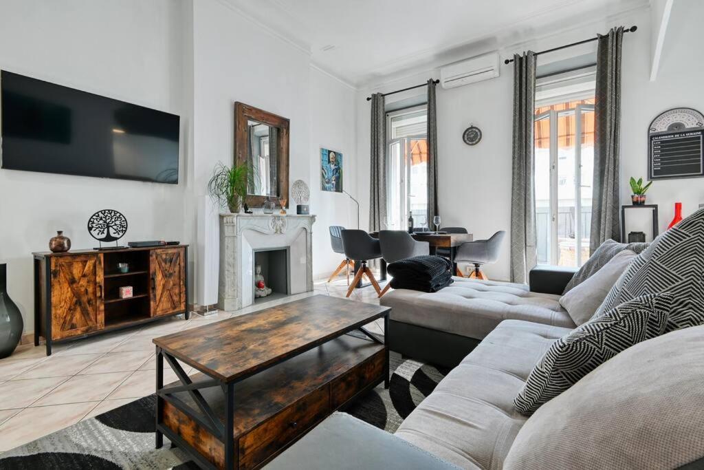 Appartement Spacieux Et Elegant A Chave Centre *