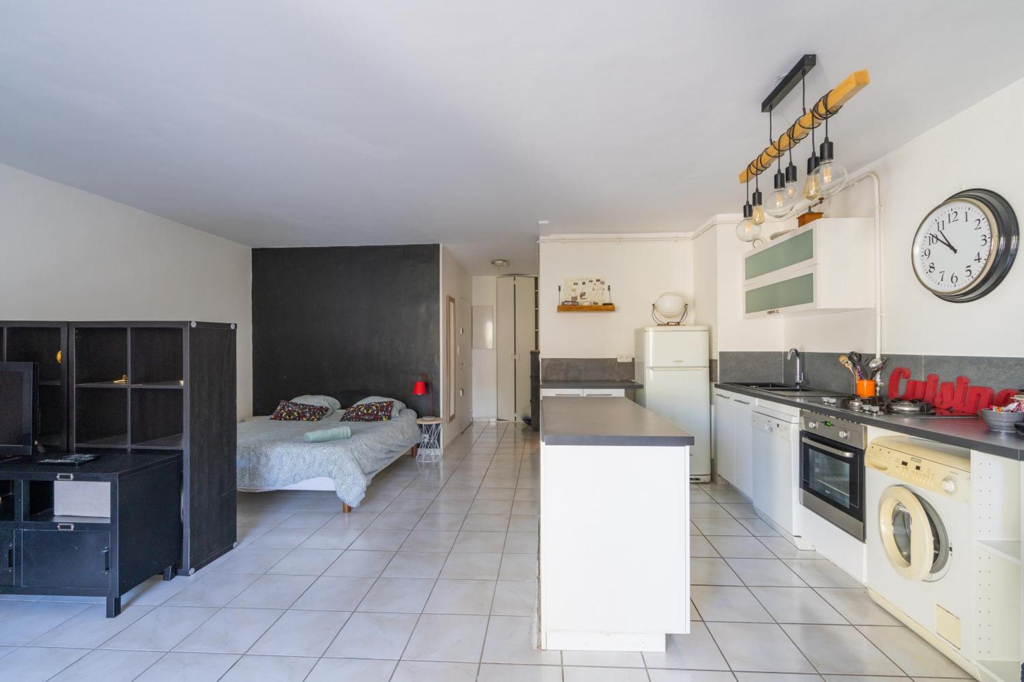Apartment The Beach Of The Marina Olympique, Lovely Marseilles