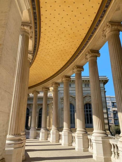 Coeur Longchamp, Grand Haussmannien Apartment