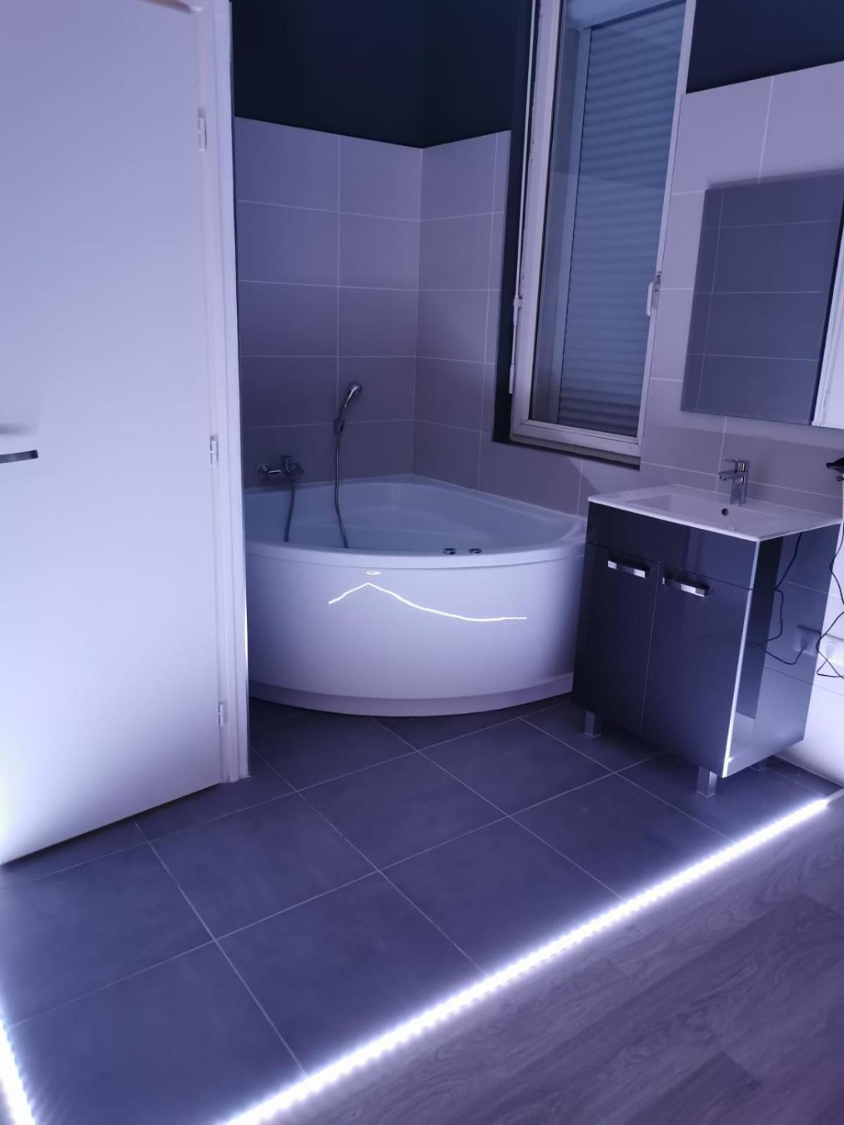 Appartement Bienvenus A These - *