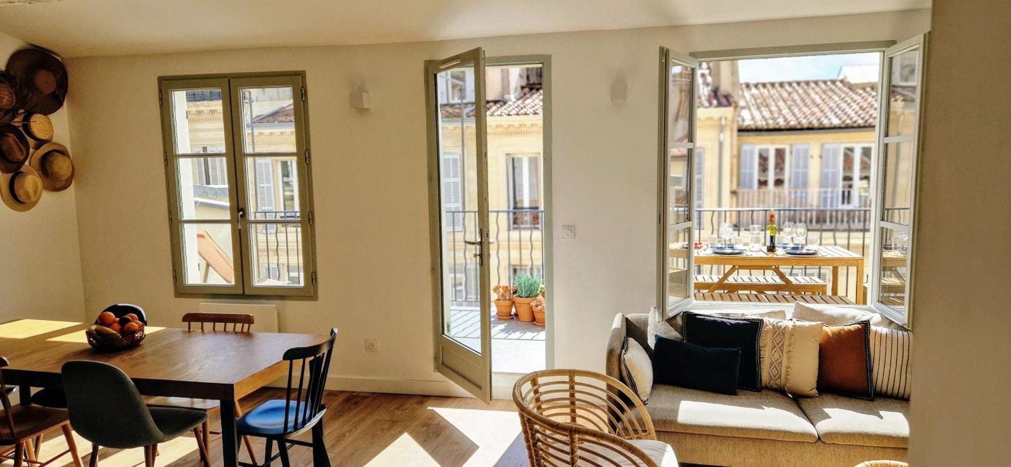 Apartment Terrasse - Hyper Centre - 2 - Parking Gratuit - Calme & Lumineux - Arrivee Autonome Marseilles