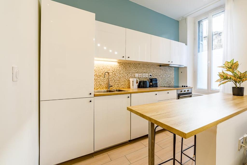Cozy - Near Train Station - Les Freres De La Loc' Appartement