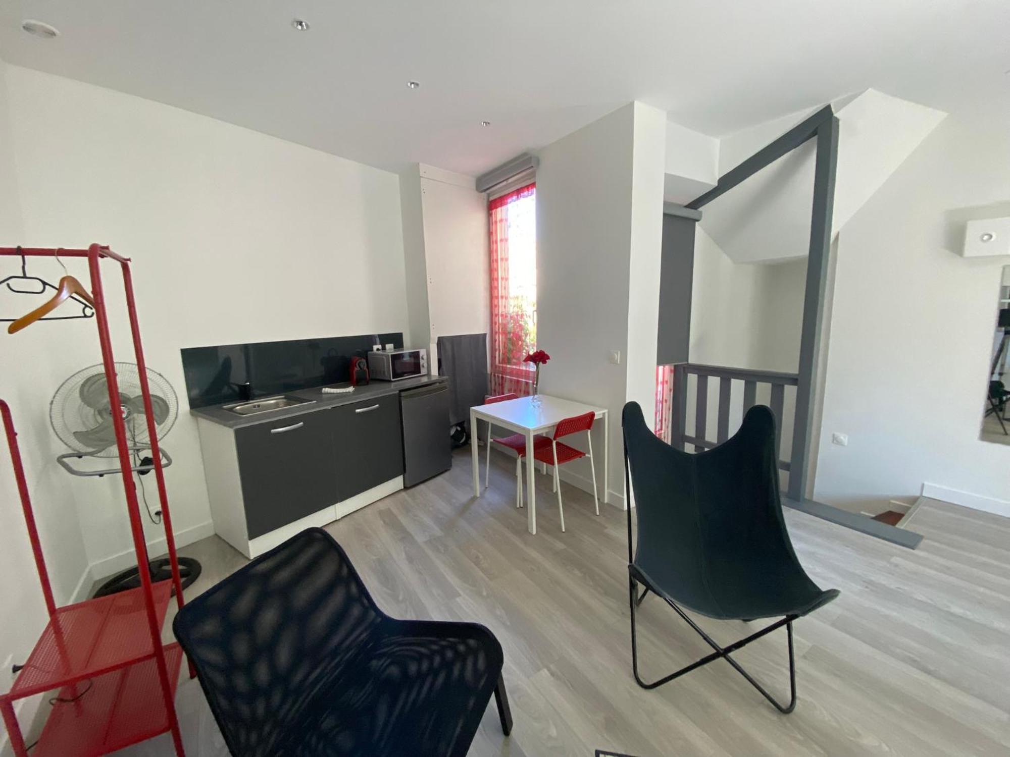 Appartement Bienvenus A These - *