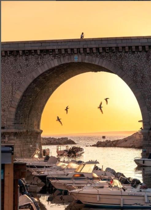 Click! Magical Views Notre-dame, Vieux Port & Rooftops - Walk To Apartment *