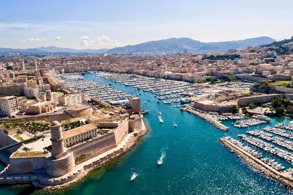 Click! Magical Views Notre-dame, Vieux Port & Rooftops - Walk To * Marseilles