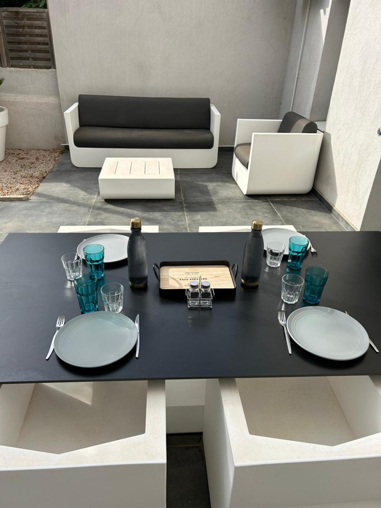 Appartement Jardin Secret En Plein Coeur Du Cabot Marseille