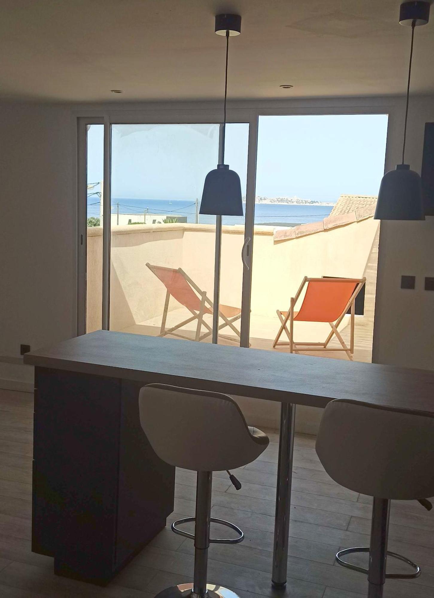 Penthouse 2 Pieces Avec Terrasse Vue A 150 M De La Appartement Marseille