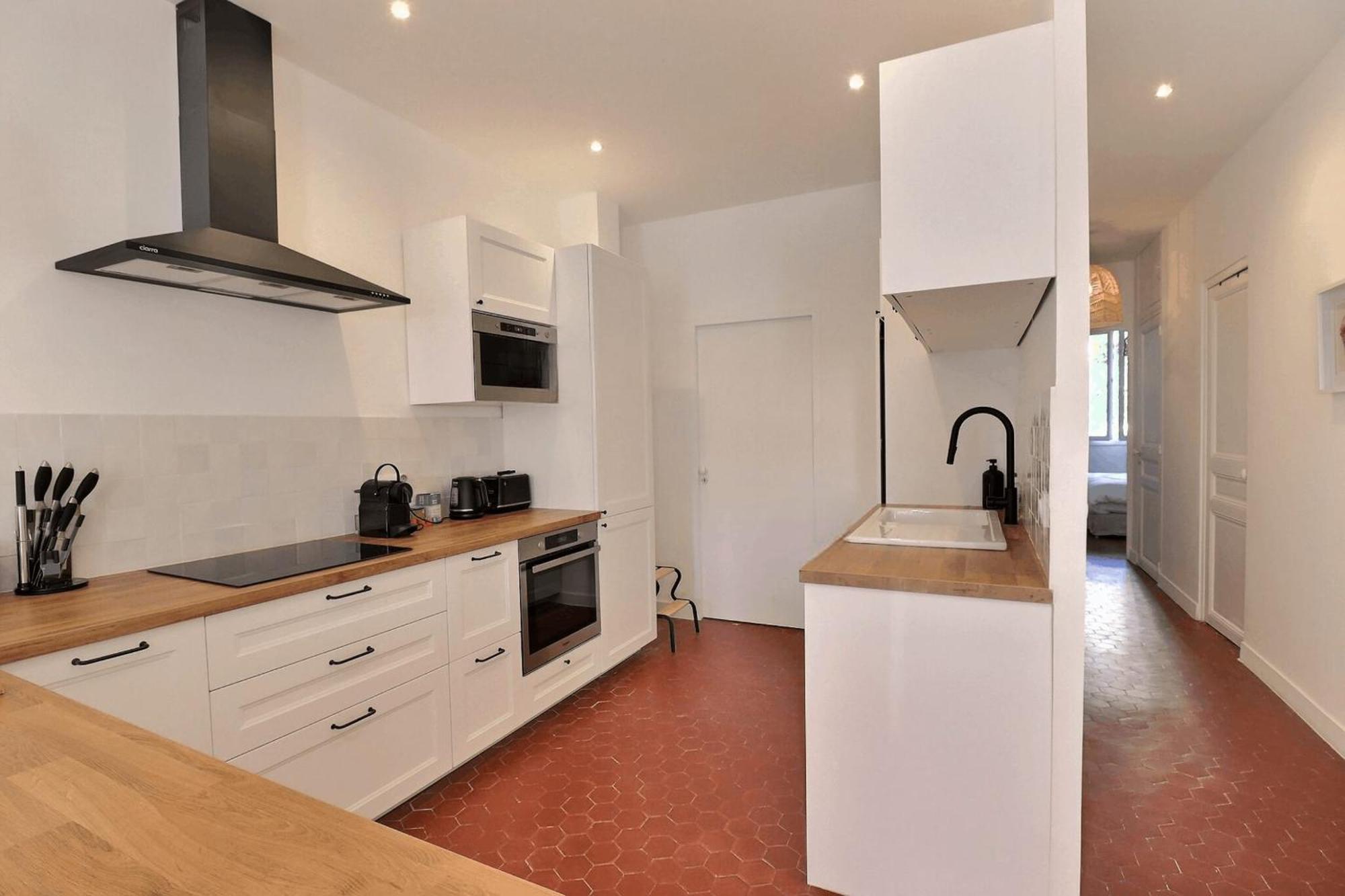 Apartment Spacious T3 In The Heart Of Marseille