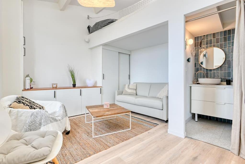 Coquet En Bord De Et Corniche Appartement