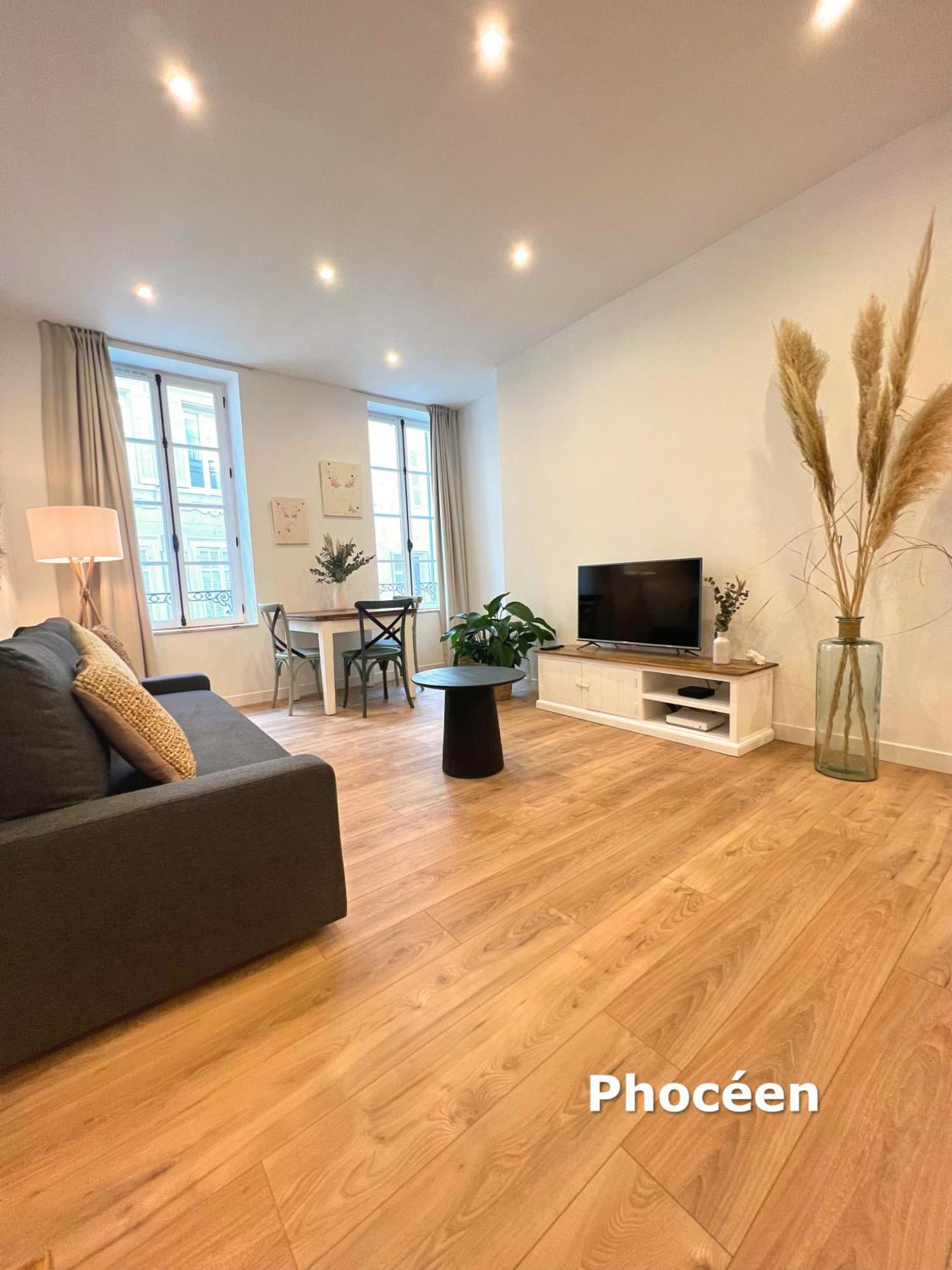 Du Vieux Port Aparthotel 4*