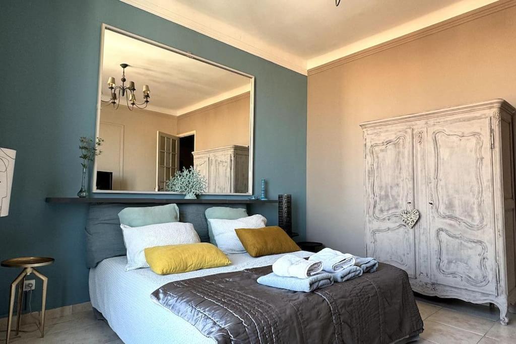 Apartment Sur Les Toits Du Vieux Port Marseilles