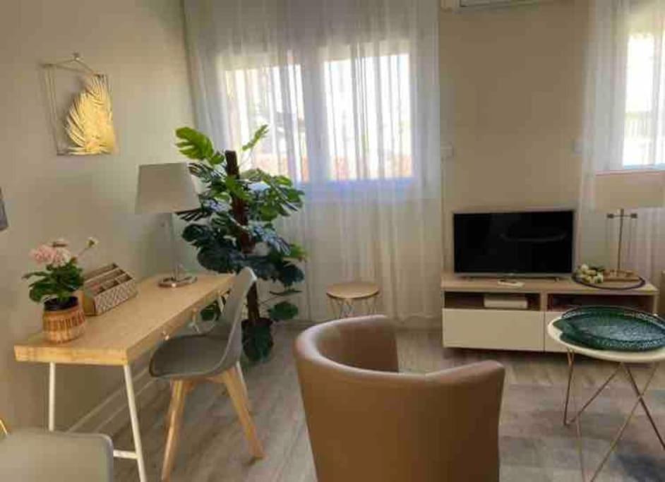 Apartment Super My Clean Flat View Port