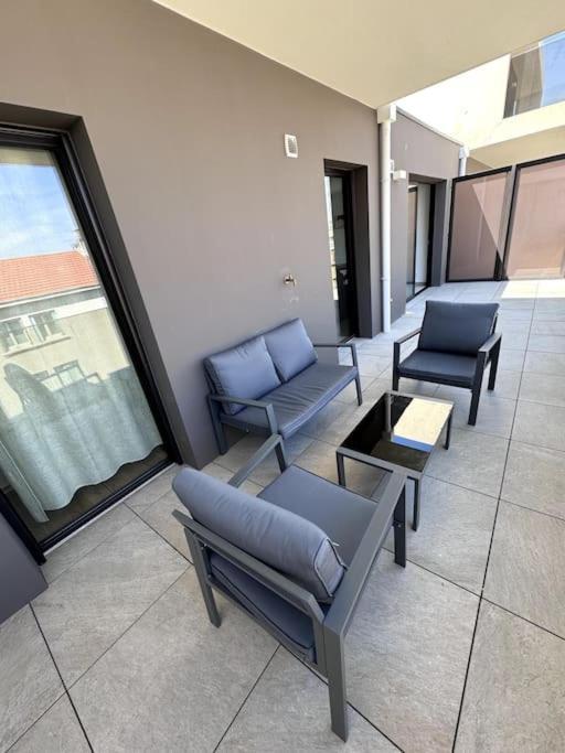 Magnifique T2-climatise Avec Terrasse-catalans Marseilles