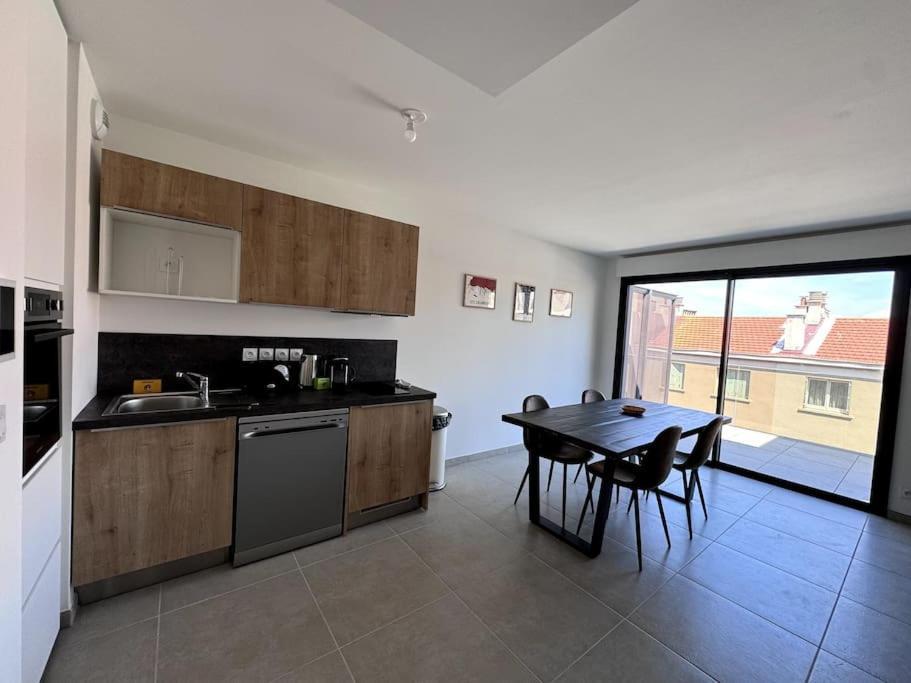 Apartment Magnifique T2-climatise Avec Terrasse-catalans Marseilles