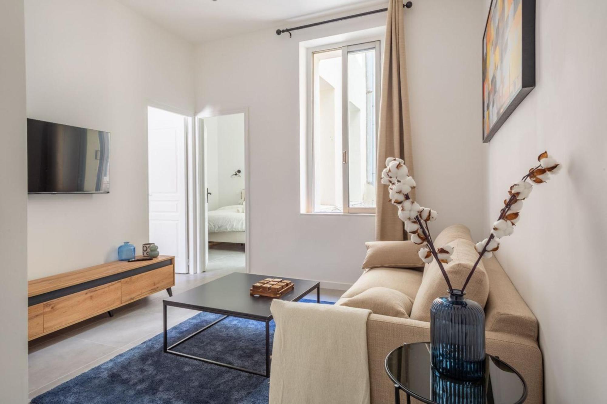 Apartment Minimalistic Near Vieux-port By Weekome Marseilles