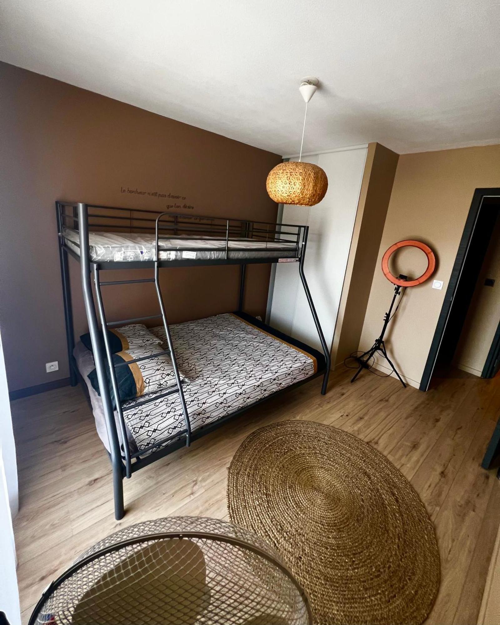 Luxueux Design Architecte Equipes 85m2 Sur 2 Niveaux 2 Terrasses De 16m2 Marseilles