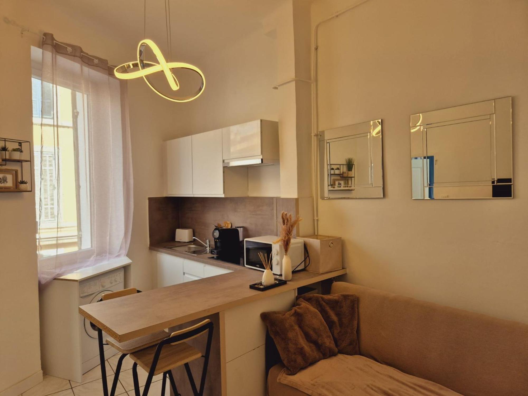 Cosy T-3 Proche Velodrome,plages Idealement Situe * Marseille