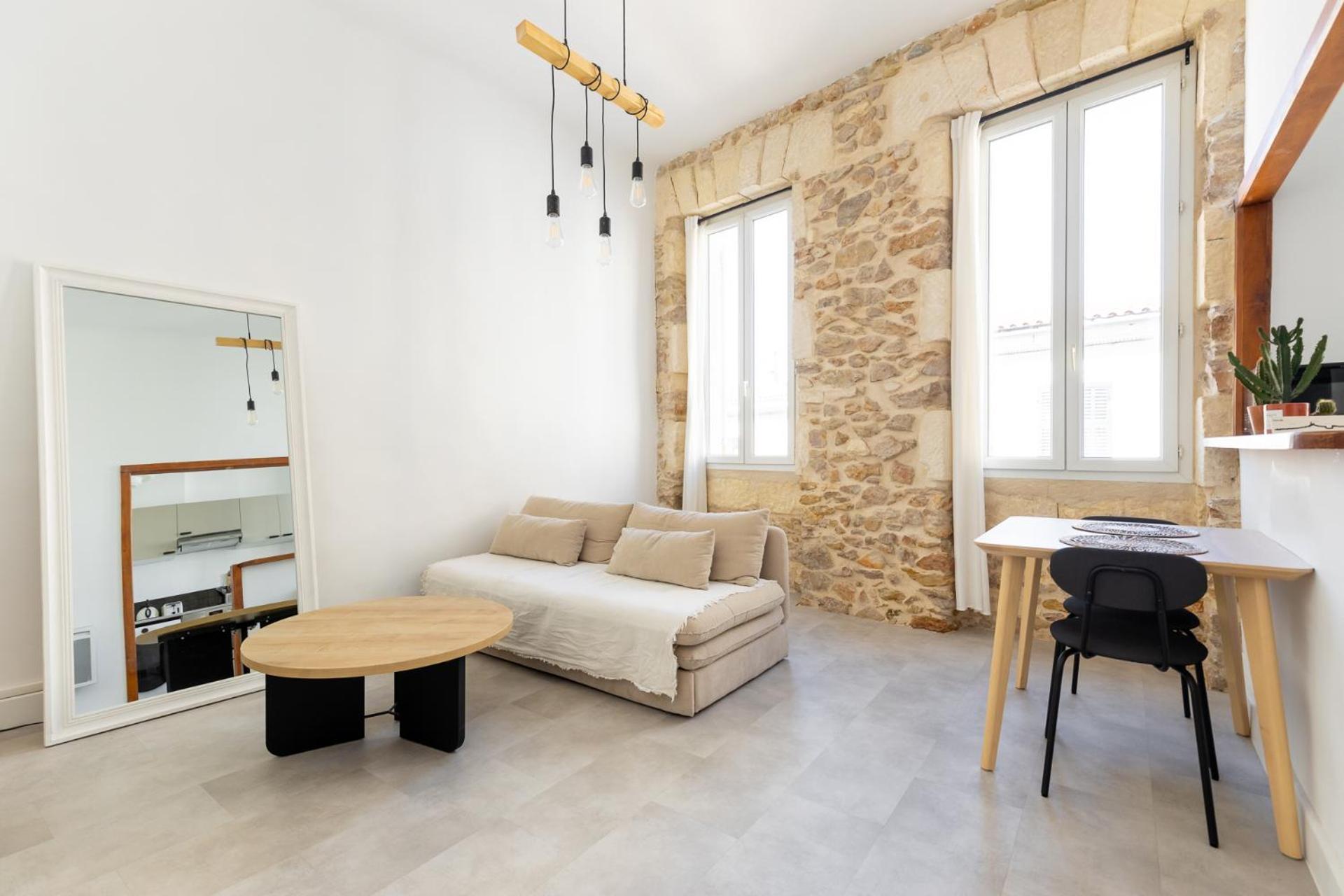 Charming For 2 People * Marseilles