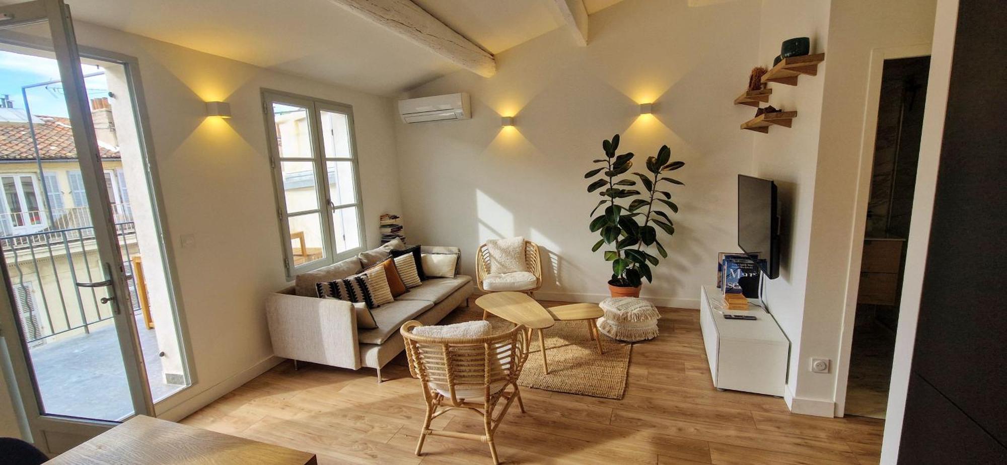 Apartment Terrasse - Hyper Centre - 2 - Parking Gratuit - Calme & Lumineux - Arrivee Autonome Marseilles