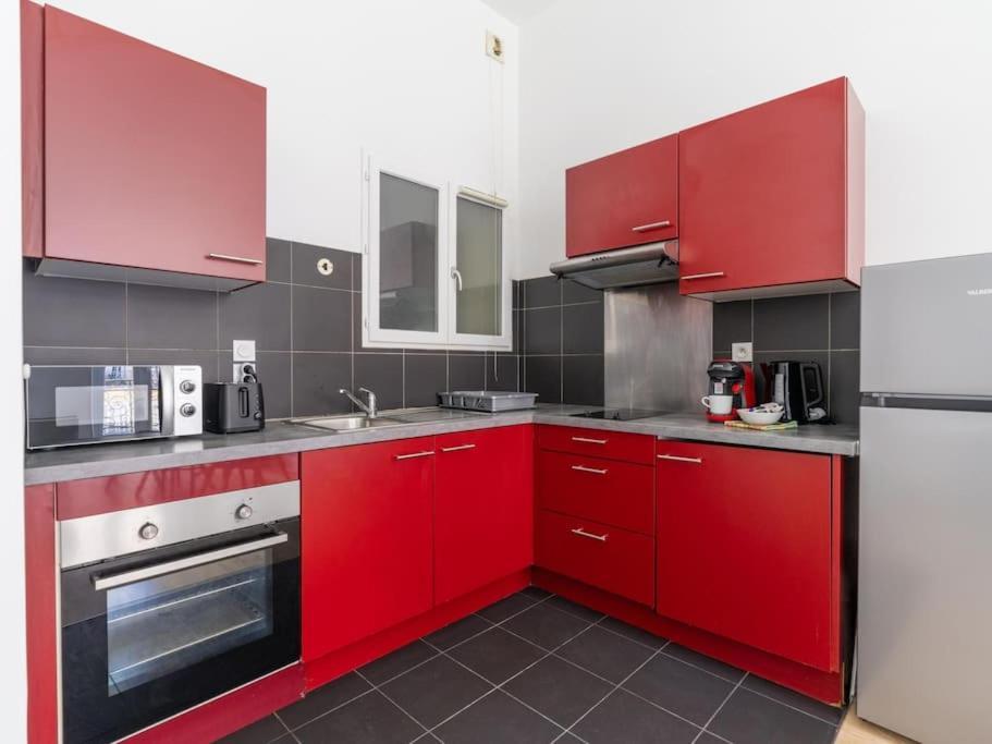 Sur La Rue De La Republique Appartement Marseille