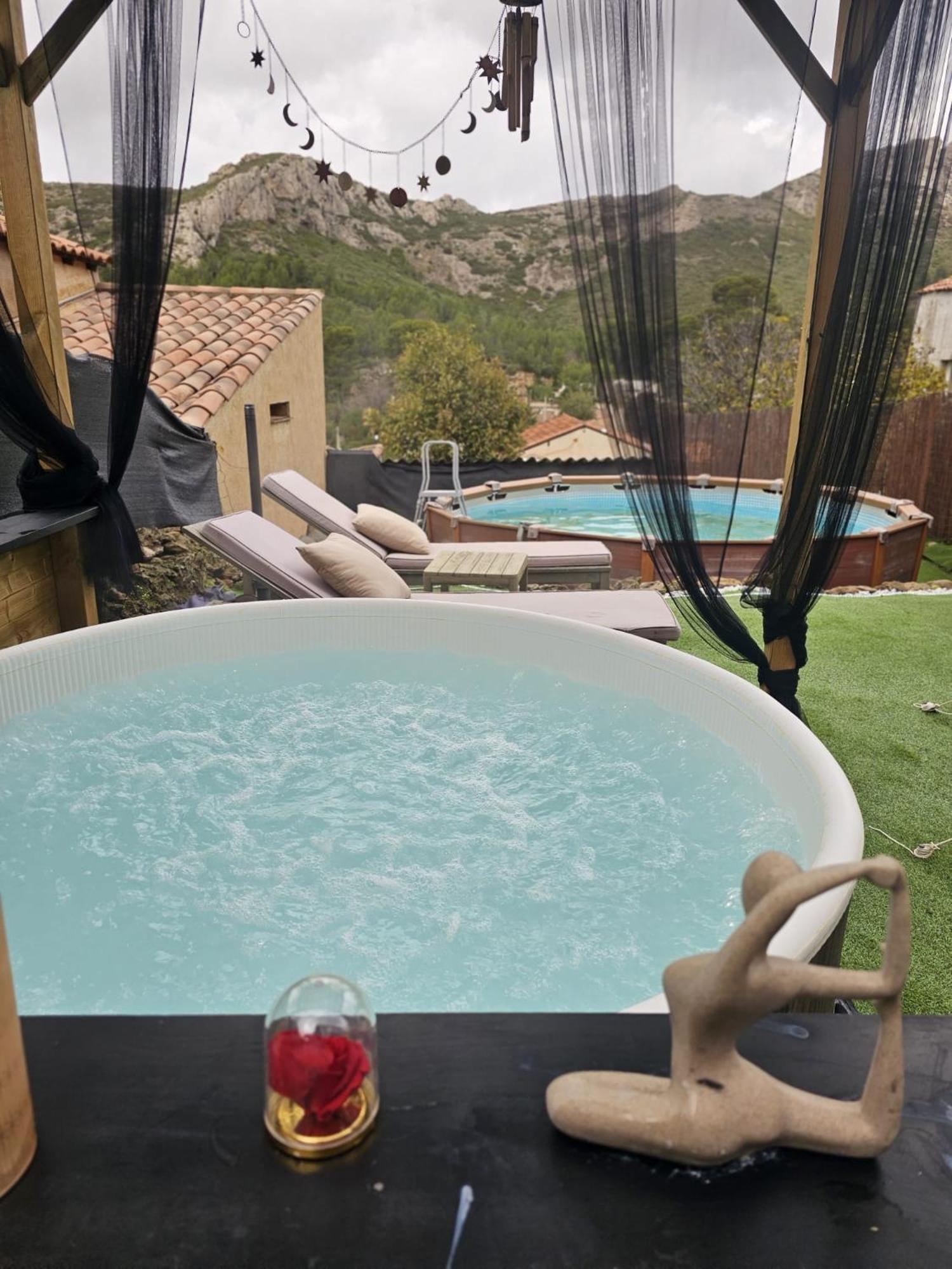 Apartment Le Nid Des Calanques Et Son Jacuzzi