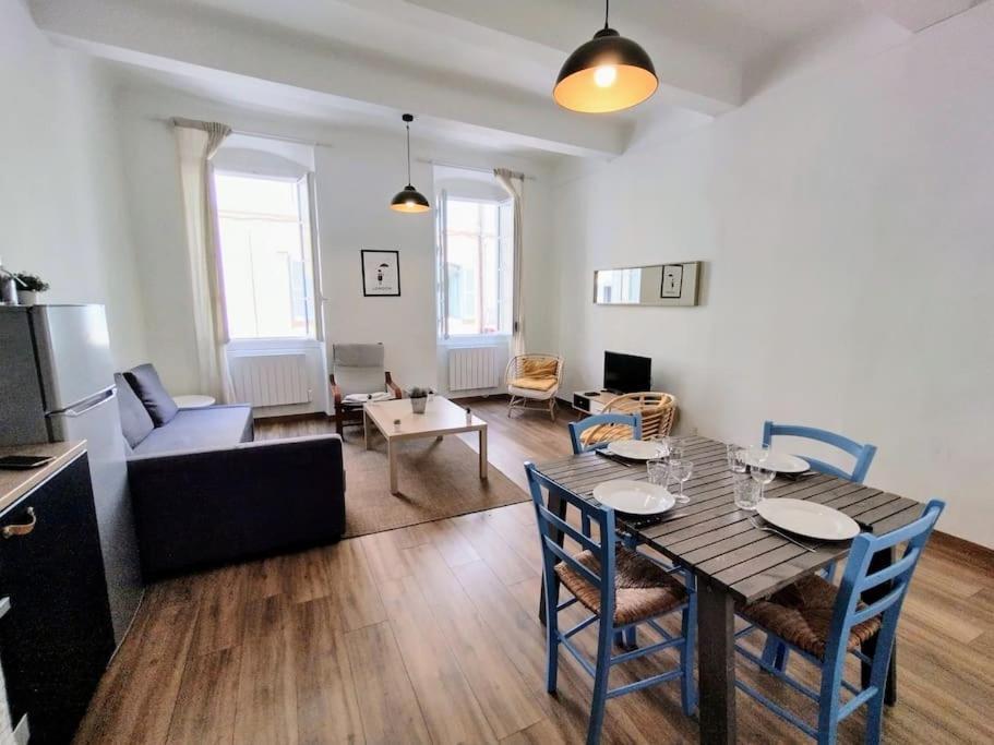 Appartement 50sqm In Old Port 2 Bedrooms 6 Max Marseille