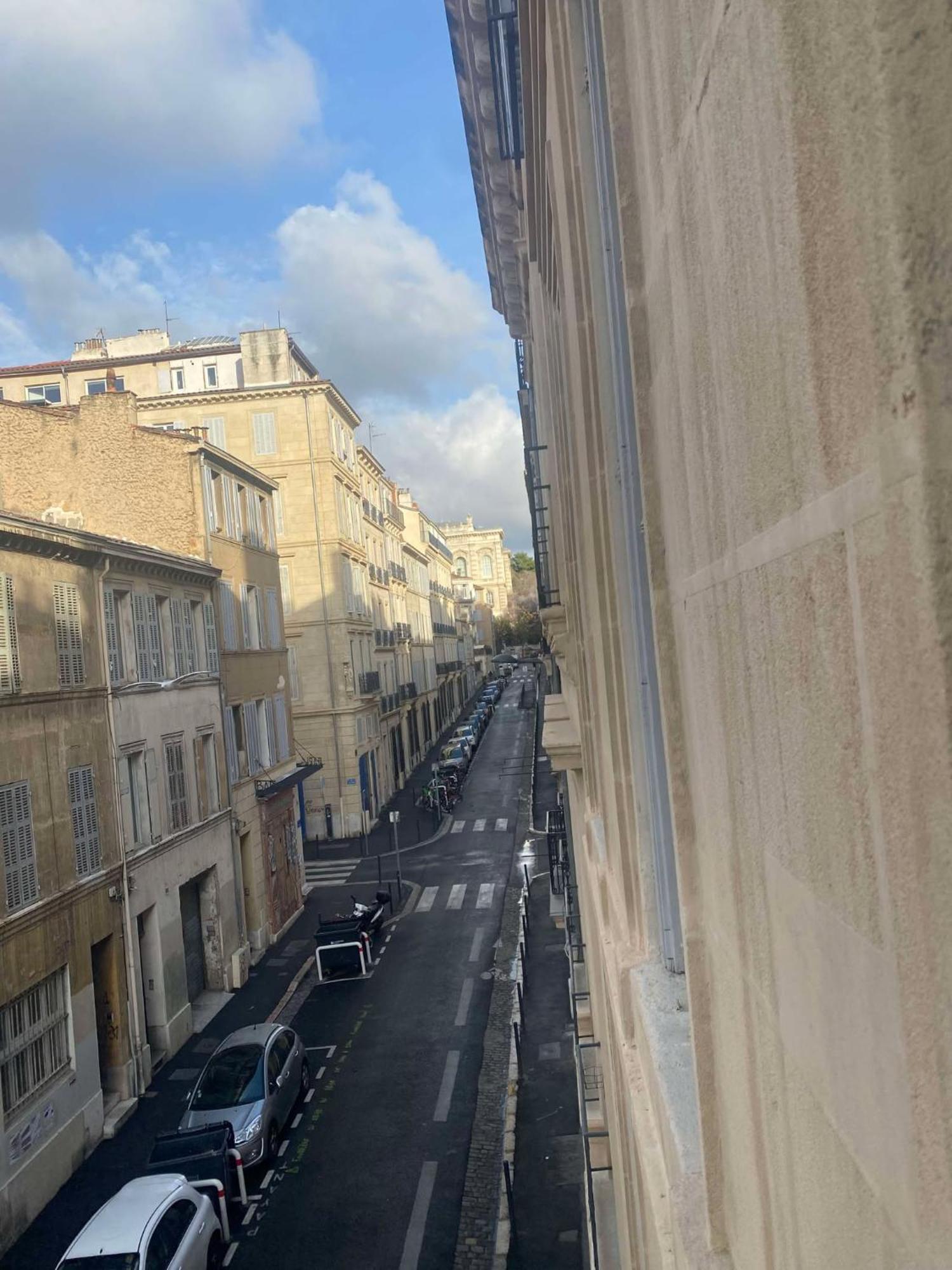 Joli T2 Refait A Neuf, Lumineux Et Accessible * Marseille