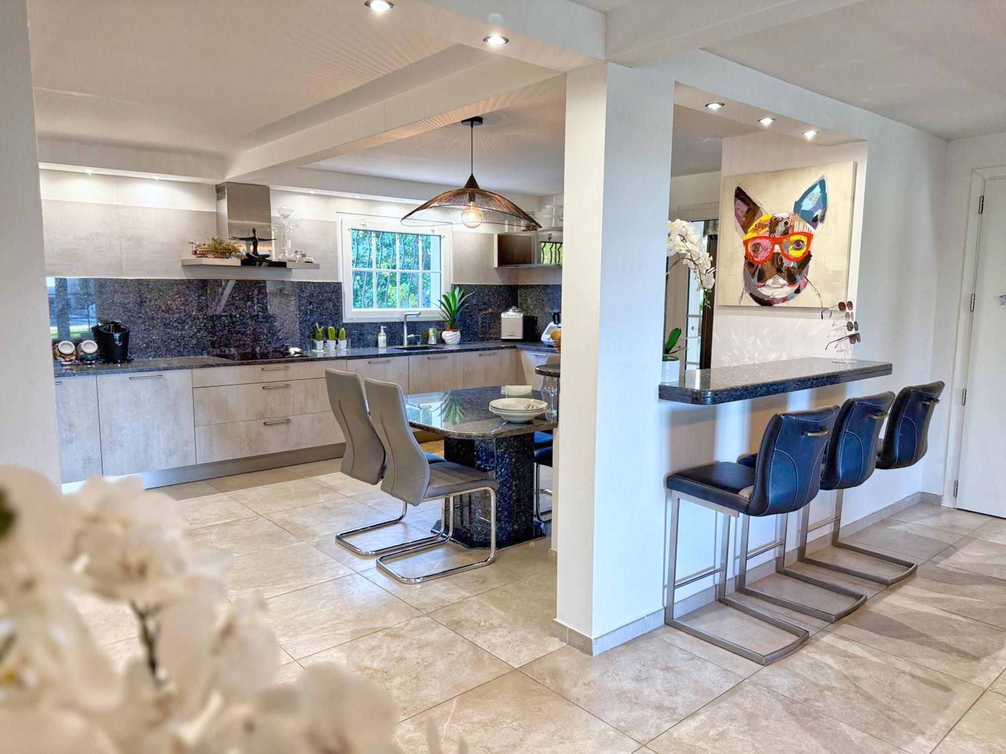 Villa Prestige 5 Etoiles, Piscine, Jacuzzi & Vue - Climatisation